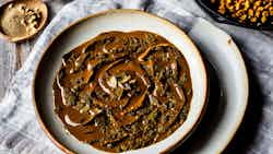 Angolan Cassava Leaves With Peanut Sauce (matapa)