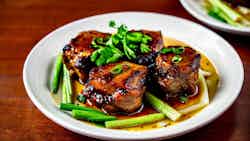 Beijing Style Braised Pork Knuckle (红烧猪蹄)