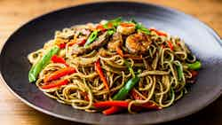 Chami (Stir-Fried Noodles with Meat and Vegetables)