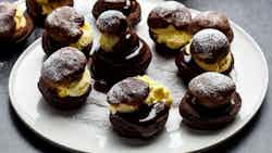 Cream Puffs With Chocolate Sauce (profiteroles Au Chocolat)