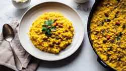 Creamy Catalan-style Saffron Rice (Arroz con Azafrán a la Catalana)