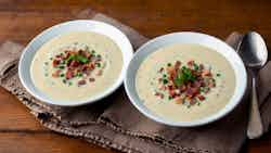 Creamy Mushroom and Bacon Soup (Cremige Pilz-Bacon-Suppe)