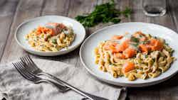 Creamy Smoked Salmon Pasta (Krämig Rökt Laxpasta)