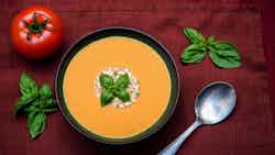 Creamy Tomato and Basil Soup (Cremige Tomaten-Basilikum-Suppe)