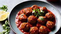 Dawood Basha (spiced Lamb Meatballs In Tomato Sauce)