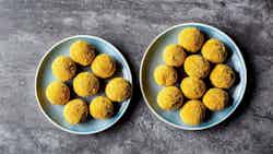 Edible Gum And Wheat Flour Balls (rajasthani Gond Ke Ladoo)
