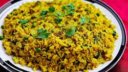 Flattened Rice With Vegetables (poha)