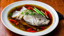 Gui Zhou Zheng Yu Tou (guizhou Style Steamed Fish Head)