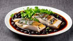 Hakka Steamed Fish with Black Bean Sauce (客家豆豉蒸鱼)