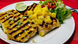 Kokonas Grilpela Pis Wantaim Pineapple Salsa (grilled Fish With Pineapple Salsa)