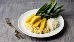 Kokonas Rais Wantaim Pineapple (coconut Rice With Pineapple)