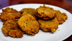 Makemba Na Likofi (fried Cassava Fritters)