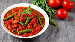 Mchuzi Wa Nyanya Na Bamia (spicy Tomato And Okra Curry)