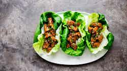 Mongolian Chicken Lettuce Wraps (Мандах хуушуур)