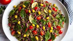 Moroccan Spiced Quinoa Salad (Salade de Quinoa aux Épices Marocaines)