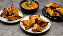 Mozambican Beef Samosas (Samosas de Carne Moçambicana)