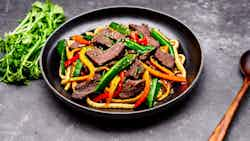 Namibian Beef Stir-Fry with Sesame and Soy Sauce (Namibisches Rindfleisch Stir-Fry mit Sesam- und Sojasoße)