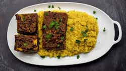 Namibisches Lamm Bobotie Mit Gelbem Reis (namibian Lamb Bobotie With Yellow Rice)