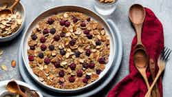 Nordic Apple and Lingonberry Crisp: Oat and Almond Topping (Nordisk Eple- og Tyttebær Crisp: Havre- og Mandeltopping)