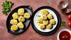 Pallotte Cacie E Ove Alla Lancianese: Lanciano-style Cheese And Egg Balls