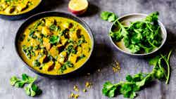 Palong Shaak Alu Bhaja (savory Spinach And Potato Curry)