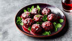 Puolukkakastikkeella Kuorrutetut Lihapullat (lingonberry Glazed Meatballs)