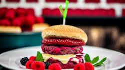 Red Berry Pudding Burger (rote Grütze Burger)