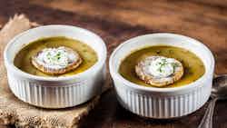 Rhenish-Hessian Onion Soup (Rhenish-Hessische Zwiebelsuppe)