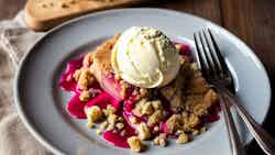 Rhubarb Crumble With Vanilla Ice Cream