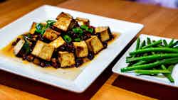 Shanghai Style Braised Tofu (上海红烧豆腐)