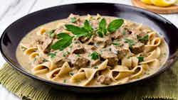 Slovenski Goveji Stroganov (slovenian Beef Stroganoff)