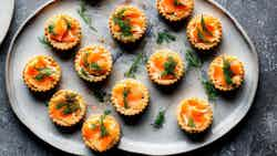 Smoked Salmon and Dill Tartlets (Kūpināta lasis un dilles tartlets)