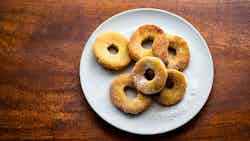 Sonhos De Banana (fried Banana Fritters)