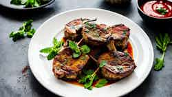 Spiced Lamb Chops with Mint Sauce (Côtelettes d'Agneau Épicées avec Sauce à la Menthe)