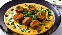 Spiced Lamb Kofta With Yogurt Sauce