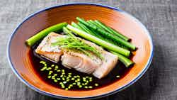 Steamed Fish with Soy Sauce (清蒸鱼)