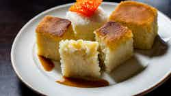 Steamed Rice Cake (kutsinta)