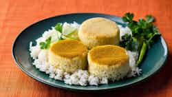 Steamed Rice Cakes With Meat (erachi Puttu)