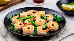 Steamed Shrimp with Garlic (蒜蓉蒸虾)