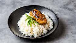 Steamed Sticky Rice with Chicken (糯米鸡)