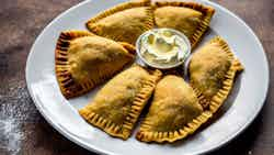 Sweet Salvadoran Pineapple Empanadas (Empanadas de Piña Dulces Salvadoreñas)