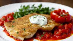 Tilapia Frit Avec Sauce Tomate Et Oignon (fried Tilapia With Tomato And Onion Sauce)