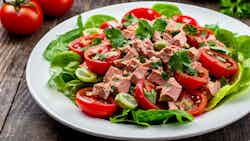 Tomato and Tuna Salad (Ensalada de Tomate y Atún)