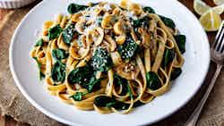 Udmurt Mushroom and Spinach Pasta (Грибы с шпинатом на пасте)