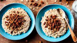 Vanilla and Cinnamon Oatmeal (Porridge à la Vanille et à la Cannelle)