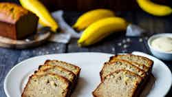 Vanilla-Rum Banana Bread (Pain aux bananes à la vanille et au rhum)