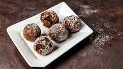 Virgin Islands Rum Cake Truffles (Truffes au Gâteau au Rhum des Îles Vierges)