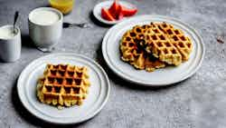 Waffles De Tapioca Com Calda De Goiaba (tapioca Waffles With Guava Syrup)