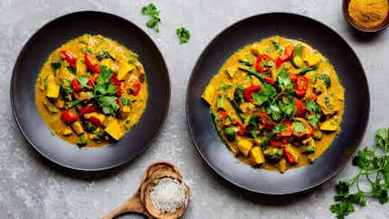 Amata Ye Niyogere (spicy Coconut Curry With Vegetables)