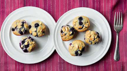 Bargteheide's Blueberry Bliss: Blueberry And Almond Muffins